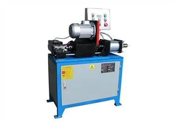 Machine d'évasement d'extrémité de tuyau